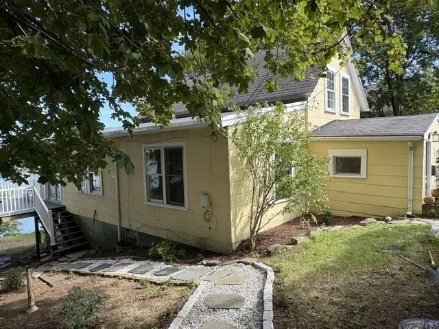 3 bed, 1 bath apartment for rent at 11 Richards Rd, Atlantic Hill — photo 3 of 31