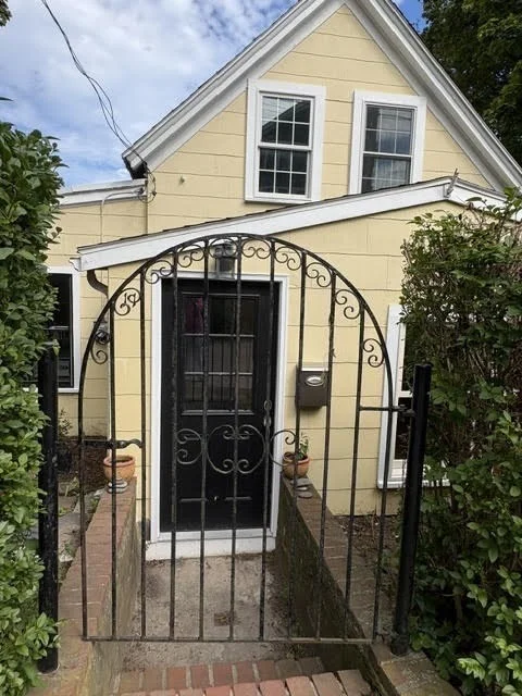 3 bed, 1 bath apartment for rent at 11 Richards Rd, Atlantic Hill