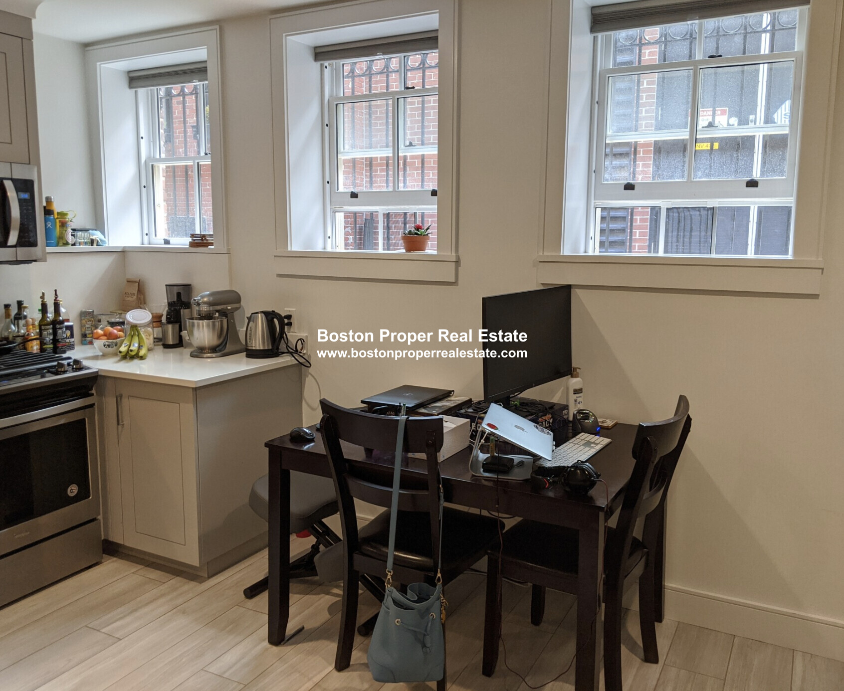 1 bed, 1 bath apartment for rent at 11 Ridgeway Ln Unit 1, Beacon Hill — photo 6 of 15