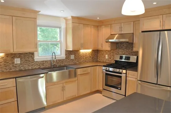 4 bed, 2.5 bath apartment for rent at 11 Rockland Pl Unit 1, Newton Upper Falls — photo 2 of 8