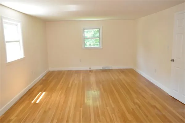 4 bed, 2.5 bath apartment for rent at 11 Rockland Pl Unit 1, Newton Upper Falls — photo 5 of 8