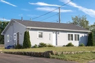 3 bed, 1 bath apartment for rent at 11 Rockport Rd, Gloucester