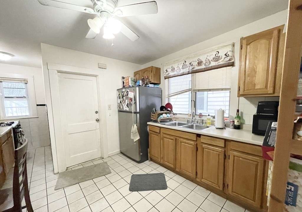 3 bed, 1 bath apartment for rent at 11 Romsey St Unit 1, Boston