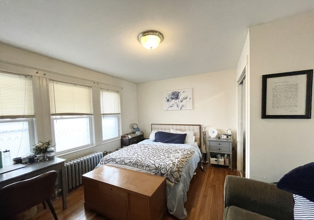 3 bed, 1 bath apartment for rent at 11 Romsey St Unit 1, Boston — photo 5 of 6