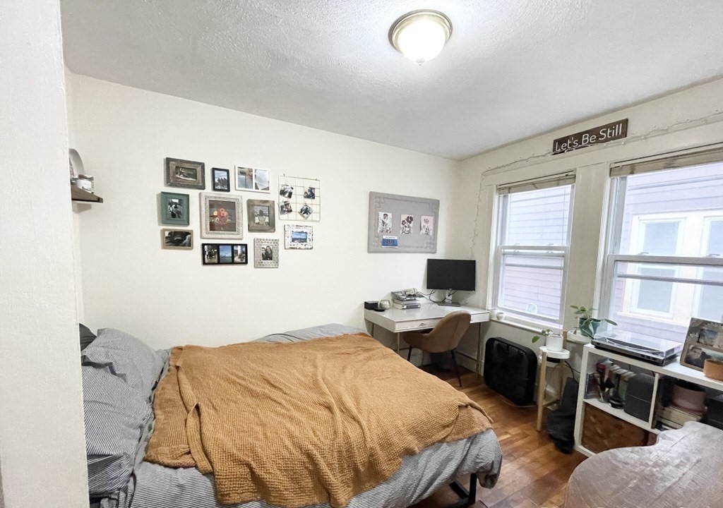 3 bed, 1 bath apartment for rent at 11 Romsey St Unit 1, Boston — photo 4 of 6