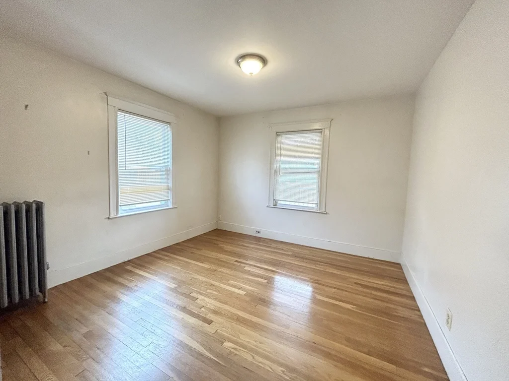 3 bed, 1 bath apartment for rent at 11 Romsey St Unit 3, Dorchester — photo 6 of 7
