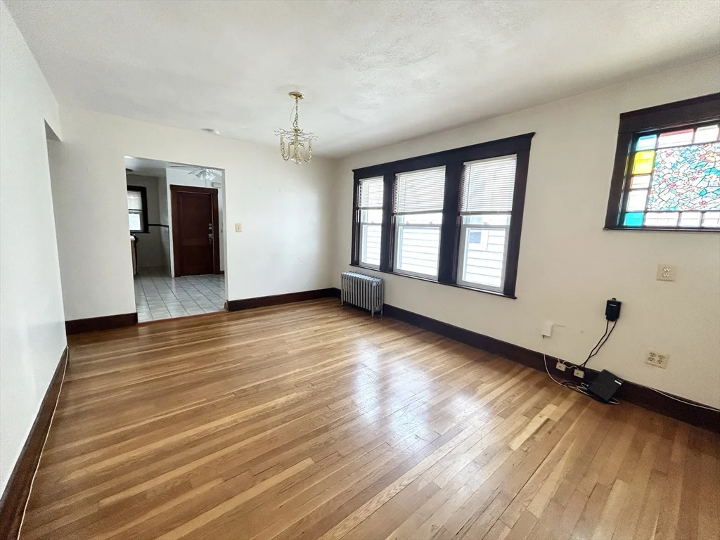 3 bed, 1 bath apartment for rent at 11 Romsey St Unit 3, Dorchester — photo 3 of 7