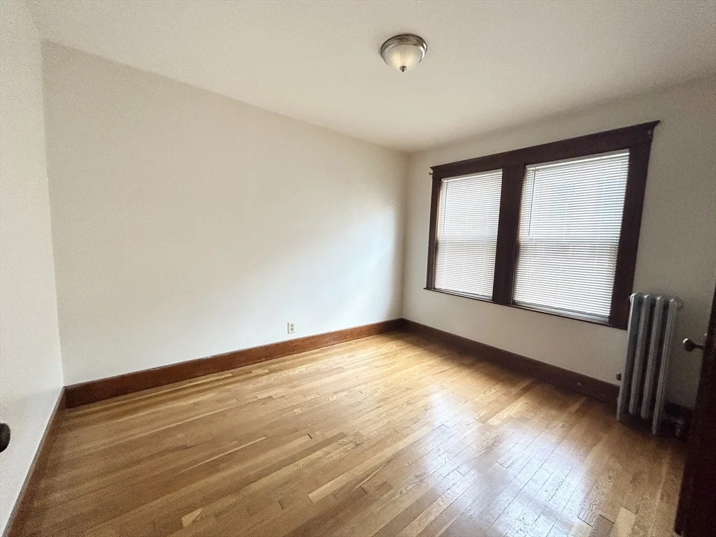 3 bed, 1 bath apartment for rent at 11 Romsey St Unit 3, Dorchester — photo 5 of 7