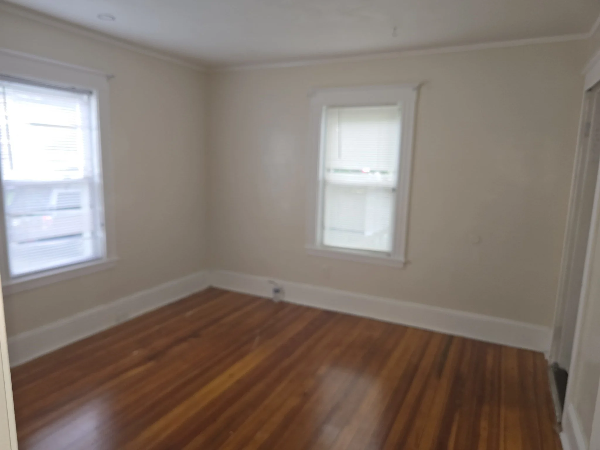 4 bed, 1 bath apartment for rent at 11 Ropes St Unit 1, Salem — photo 9 of 12