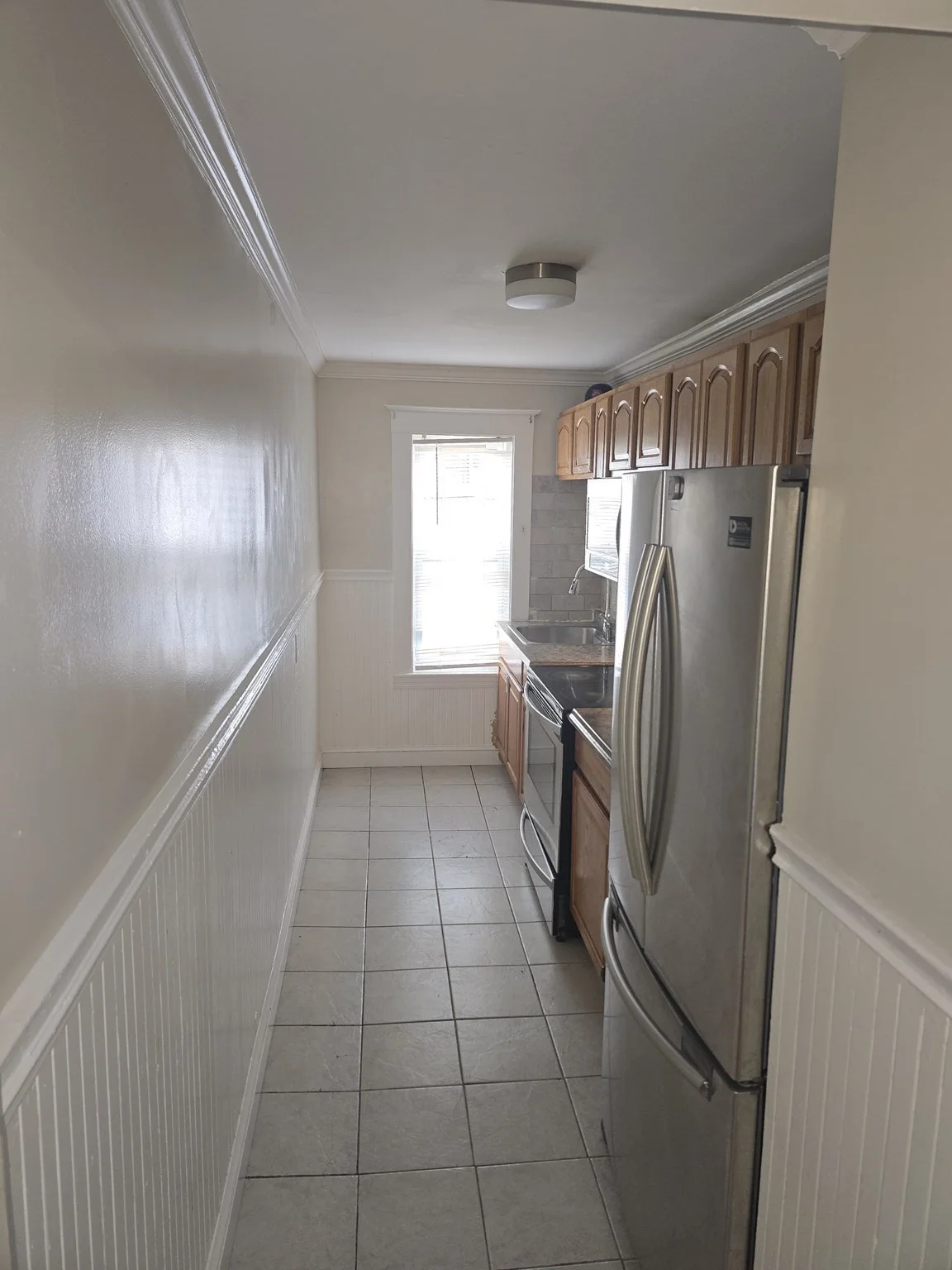 4 bed, 1 bath apartment for rent at 11 Ropes St Unit 1, Salem — photo 3 of 12