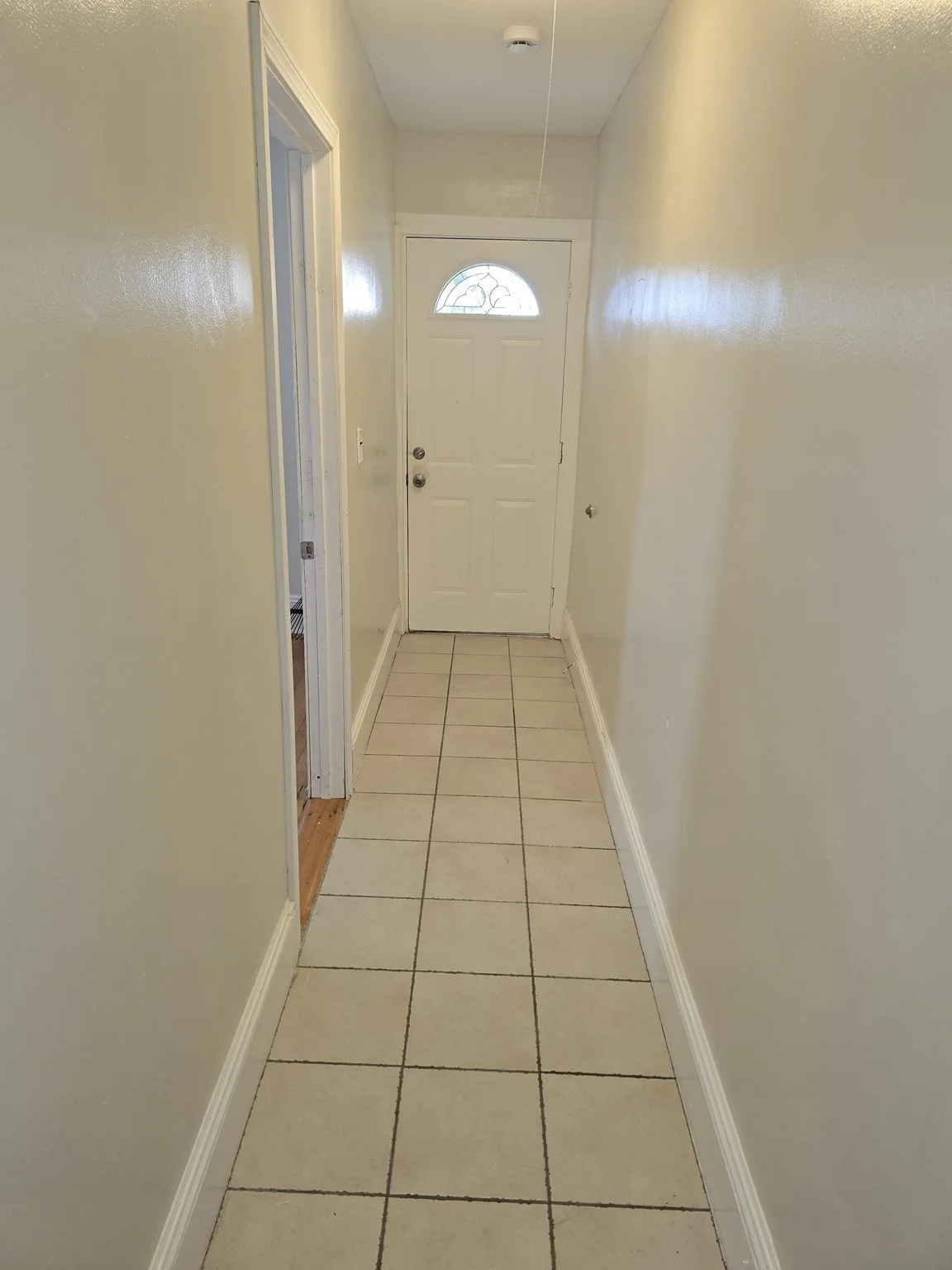 4 bed, 1 bath apartment for rent at 11 Ropes St Unit 1, Salem — photo 2 of 12