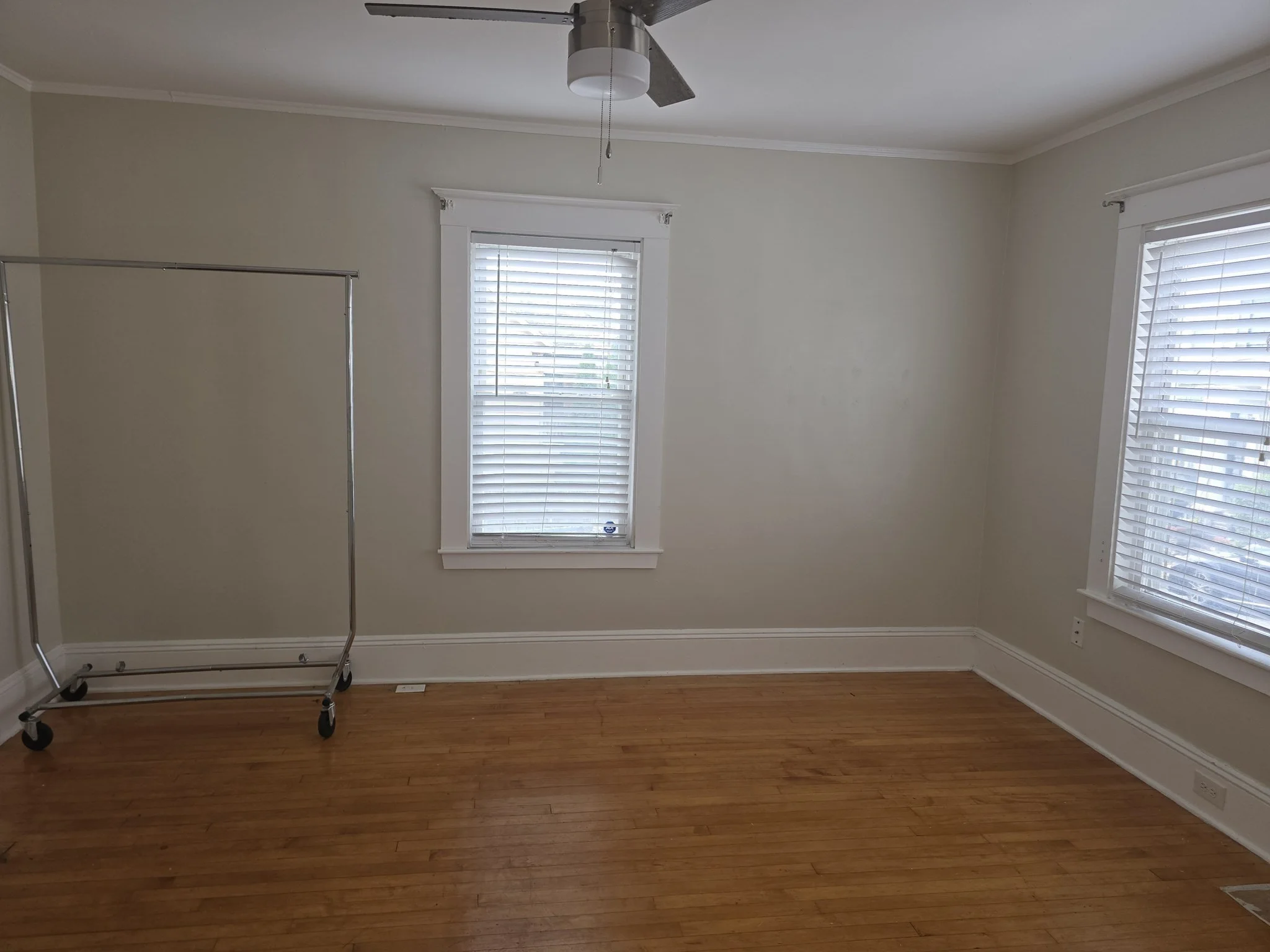 4 bed, 1 bath apartment for rent at 11 Ropes St Unit 1, Salem — photo 5 of 12