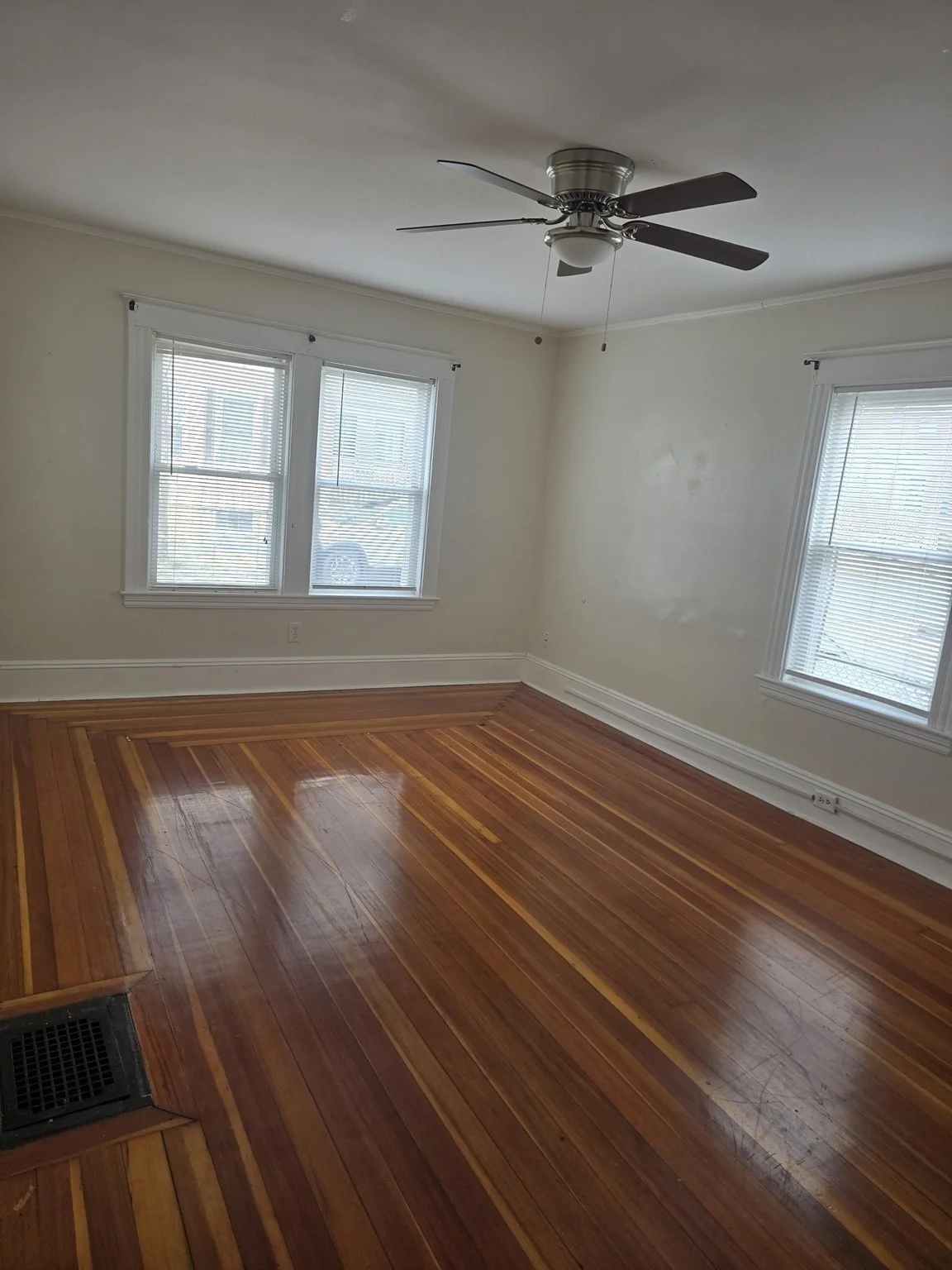 4 bed, 1 bath apartment for rent at 11 Ropes St Unit 1, Salem — photo 7 of 12