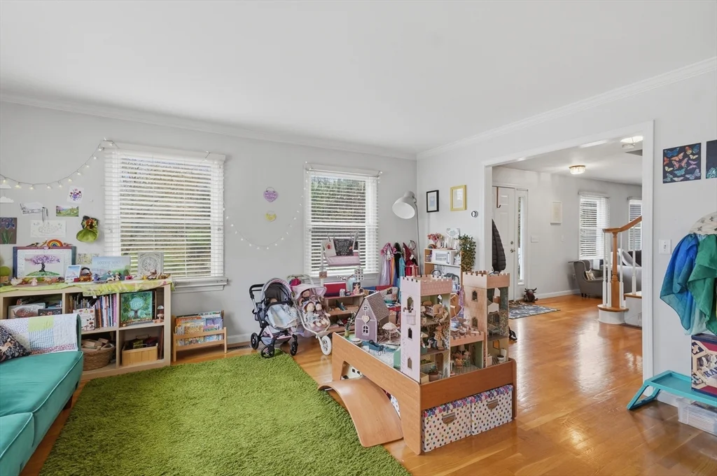 4 bed, 2 bath apartment for rent at 11 Roseanna Park Dr, Waltham — photo 21 of 37