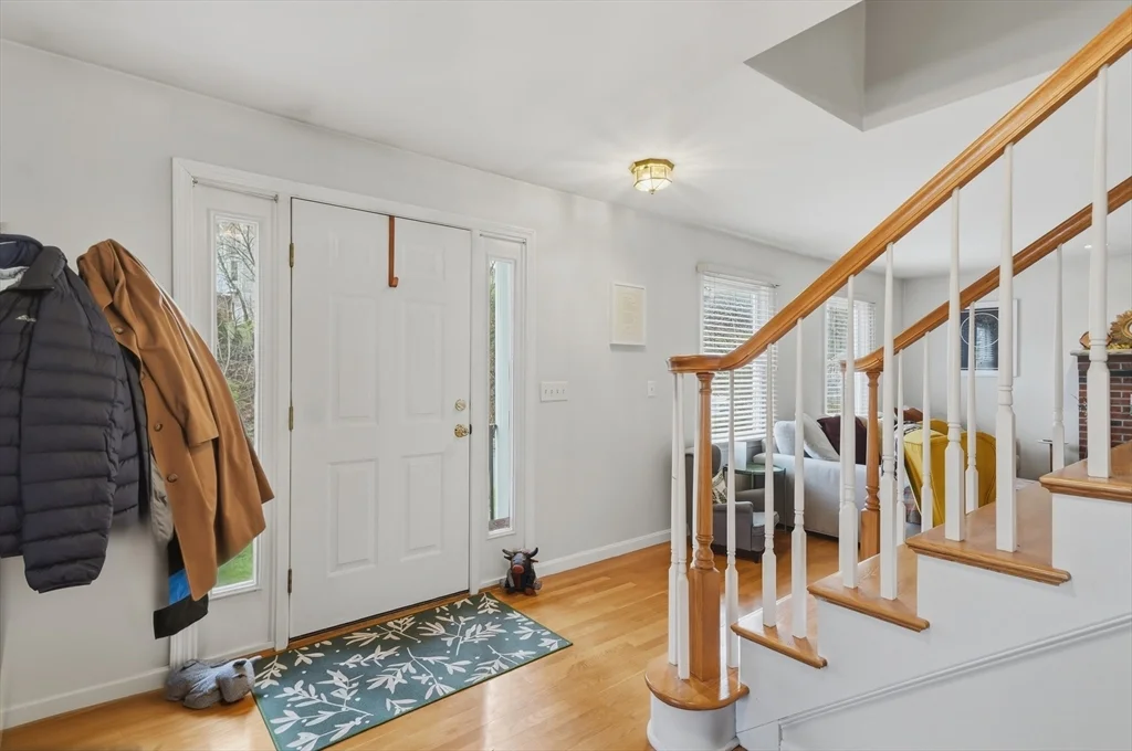 4 bed, 2 bath apartment for rent at 11 Roseanna Park Dr, Waltham — photo 5 of 37