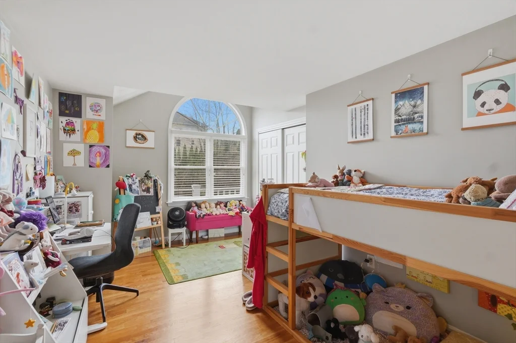 4 bed, 2 bath apartment for rent at 11 Roseanna Park Dr, Waltham — photo 28 of 37