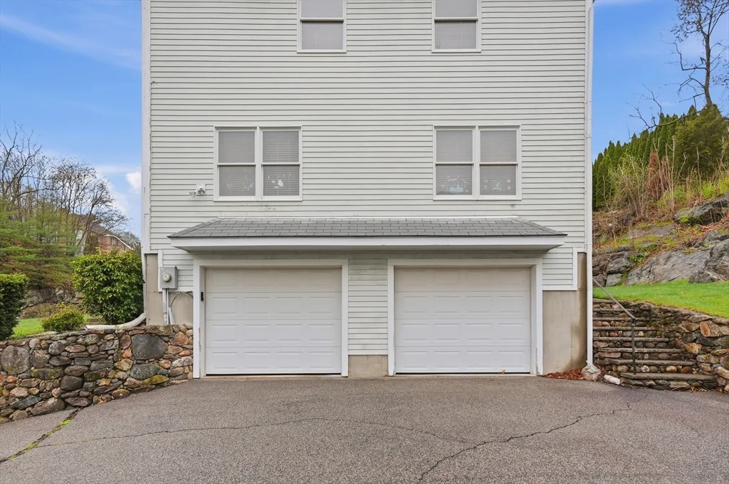4 bed, 2 bath apartment for rent at 11 Roseanna Park Dr, Waltham — photo 37 of 37