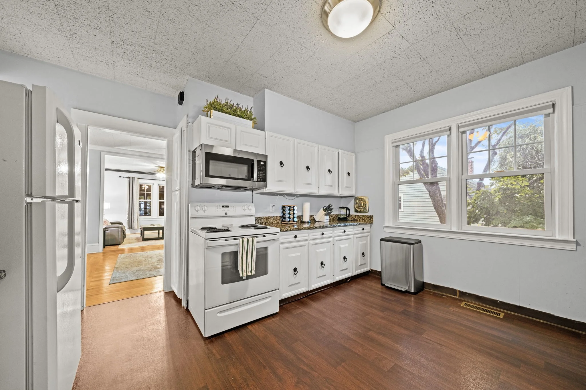 2 bed, 1 bath apartment for rent at 11 Roseland Rd Unit 1, Worcester — photo 10 of 23