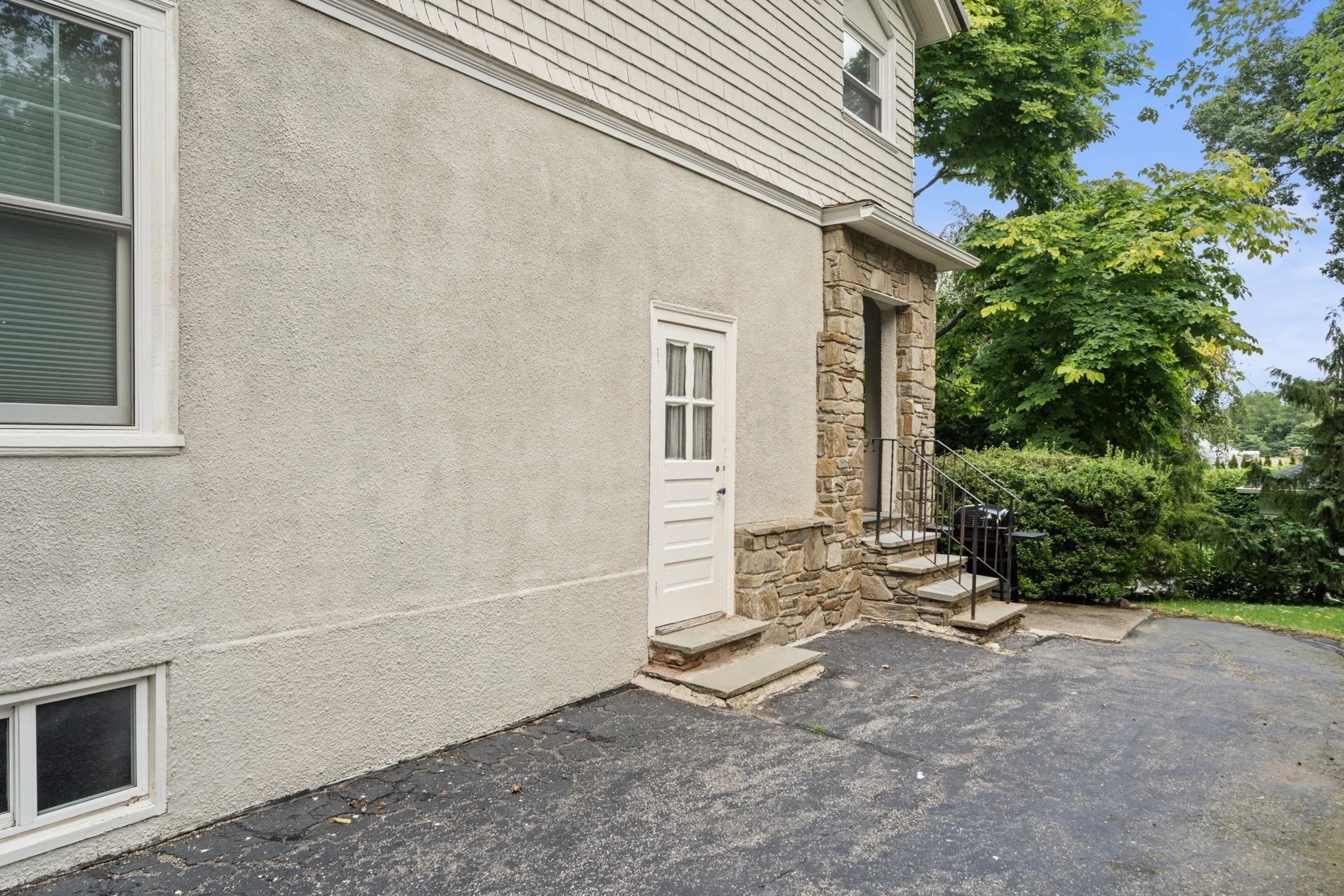 2 bed, 1 bath apartment for rent at 11 Roseland Rd Unit 2, Worcester — photo 6 of 34