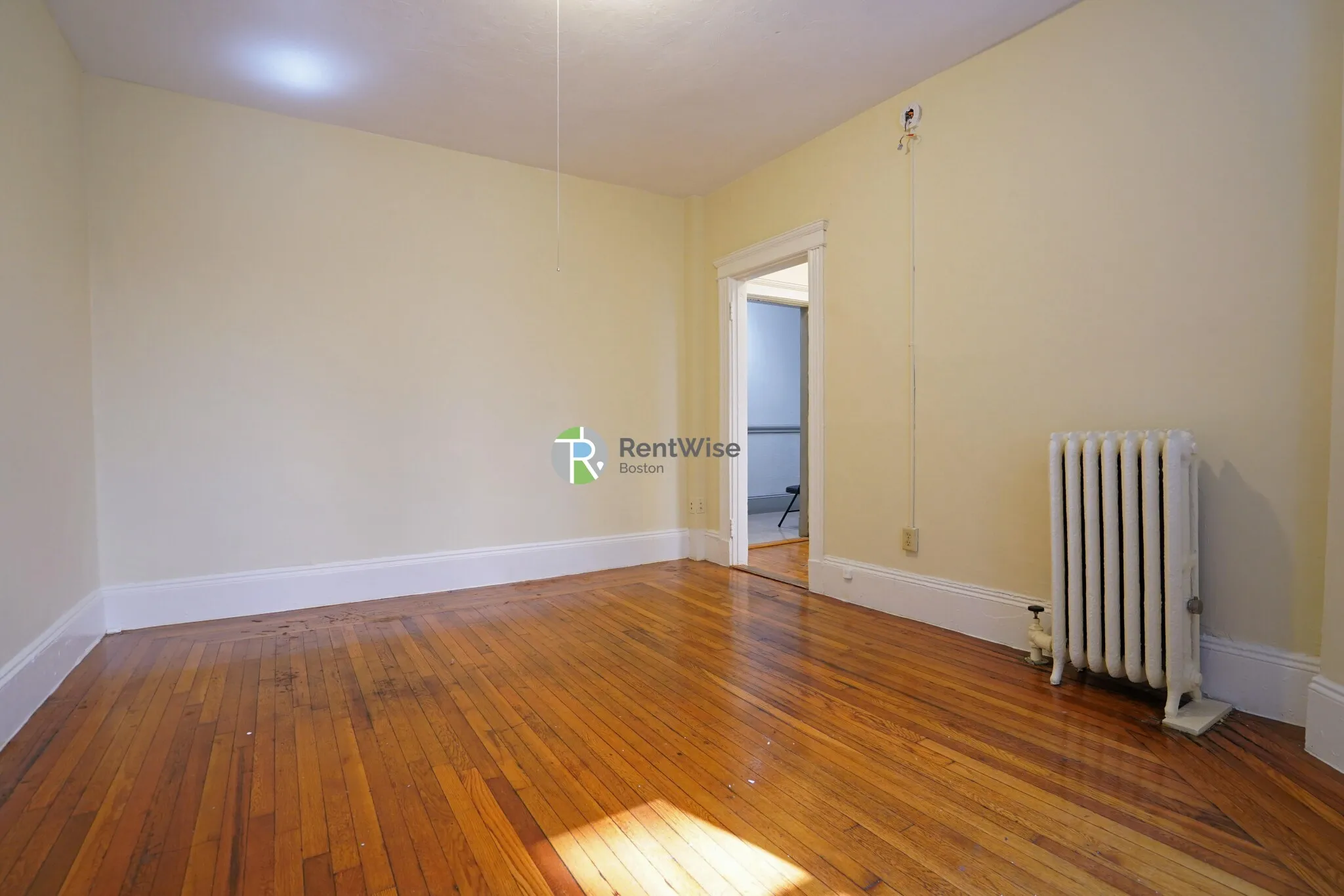 Studio bed, 1 bath apartment for rent at 11 Royce Rd Unit 12, Brighton — photo 2 of 12