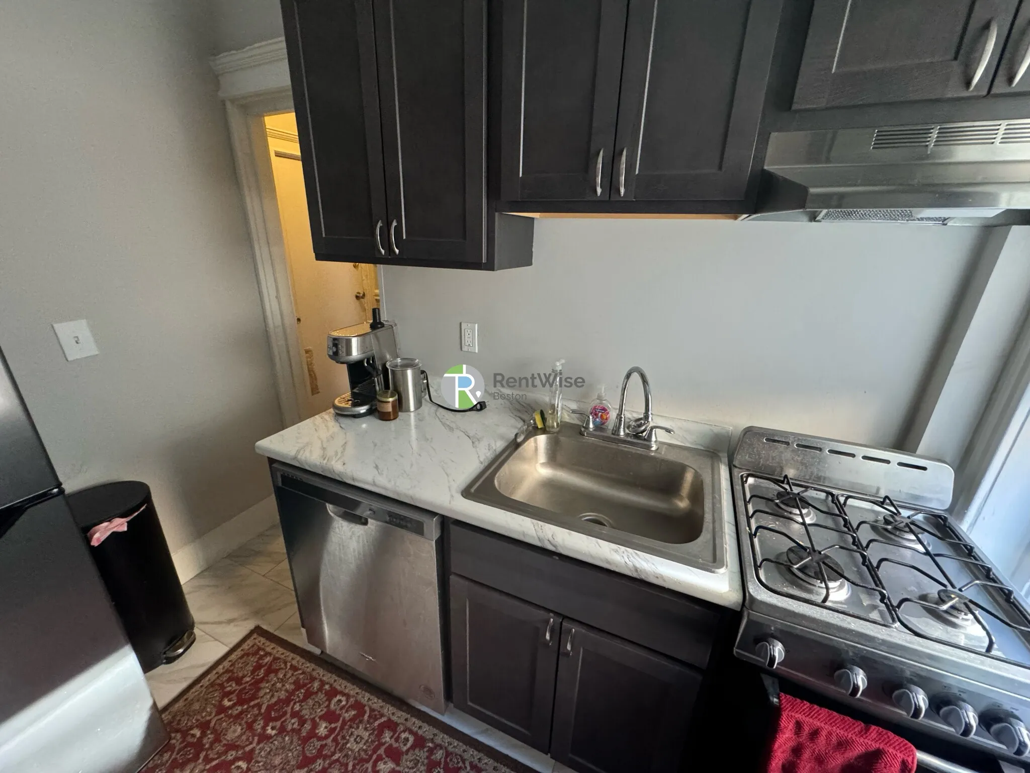 Studio bed, 1 bath apartment for rent at 11 Royce Rd Unit 30, Brighton — photo 7 of 12
