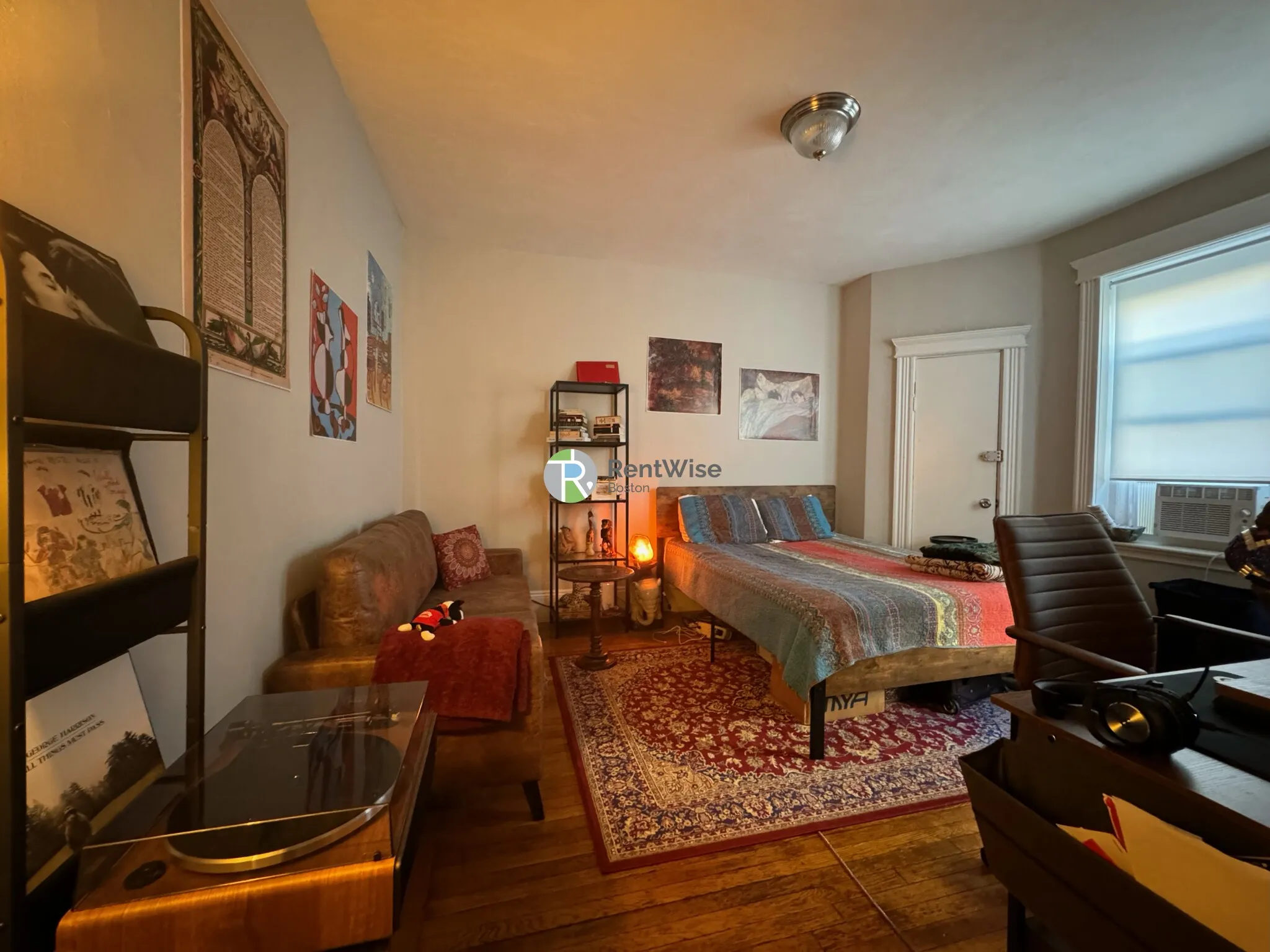Studio bed, 1 bath apartment for rent at 11 Royce Rd Unit 30, Brighton — photo 1 of 12