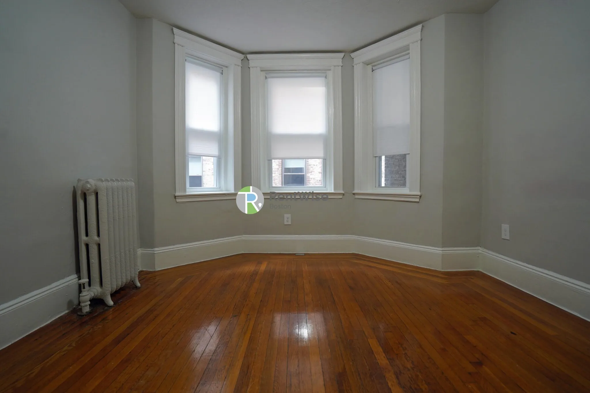 Studio bed, 1 bath apartment for rent at 11 Royce Rd Unit 5, Brighton — photo 3 of 14