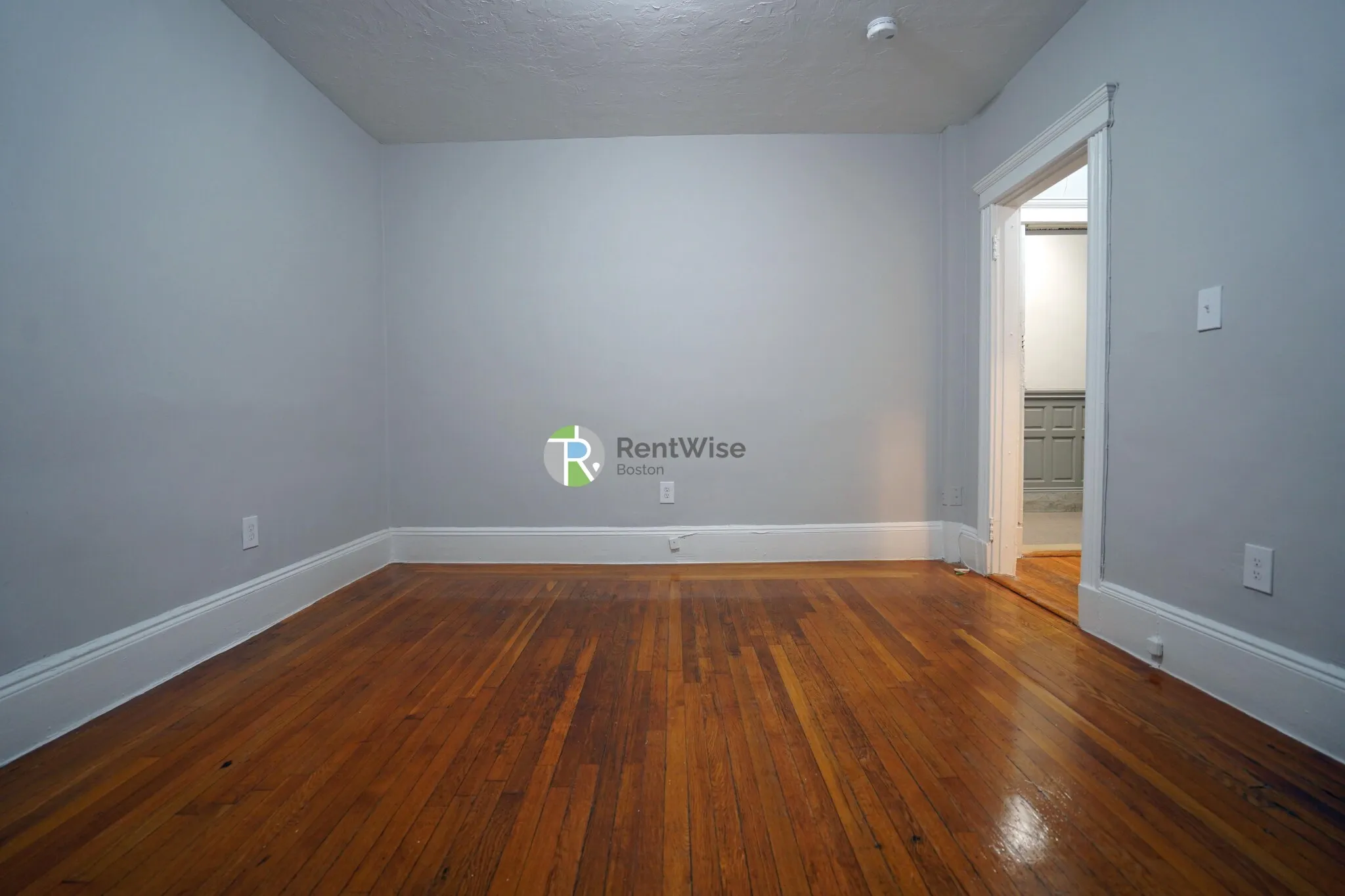 Studio bed, 1 bath apartment for rent at 11 Royce Rd Unit 5, Brighton — photo 4 of 14