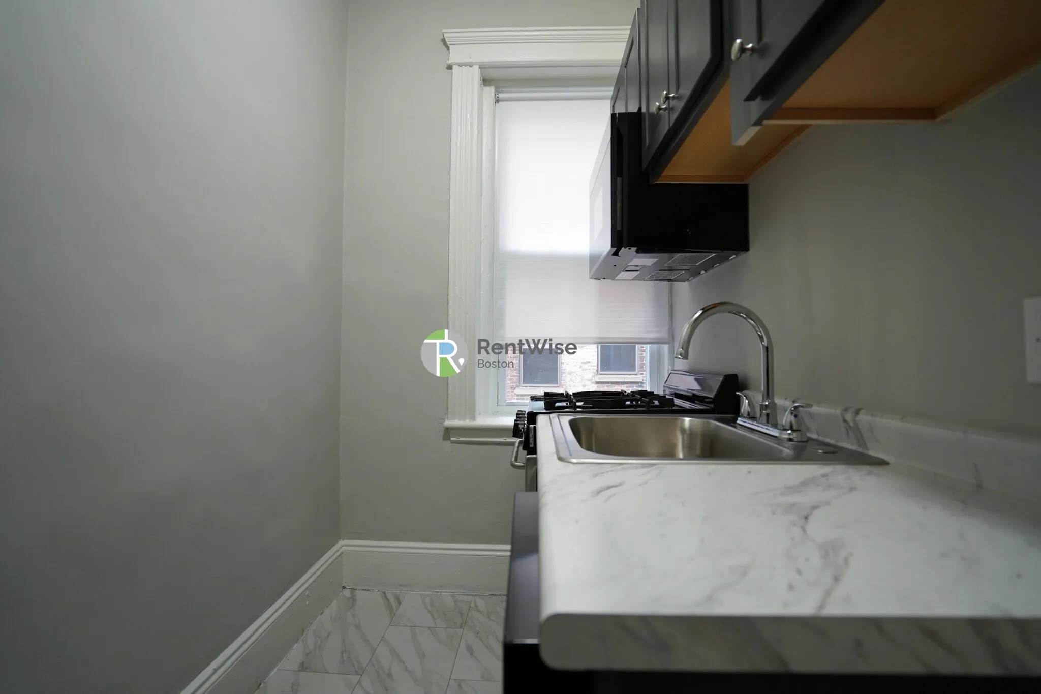 Studio bed, 1 bath apartment for rent at 11 Royce Rd Unit 5, Brighton — photo 7 of 14