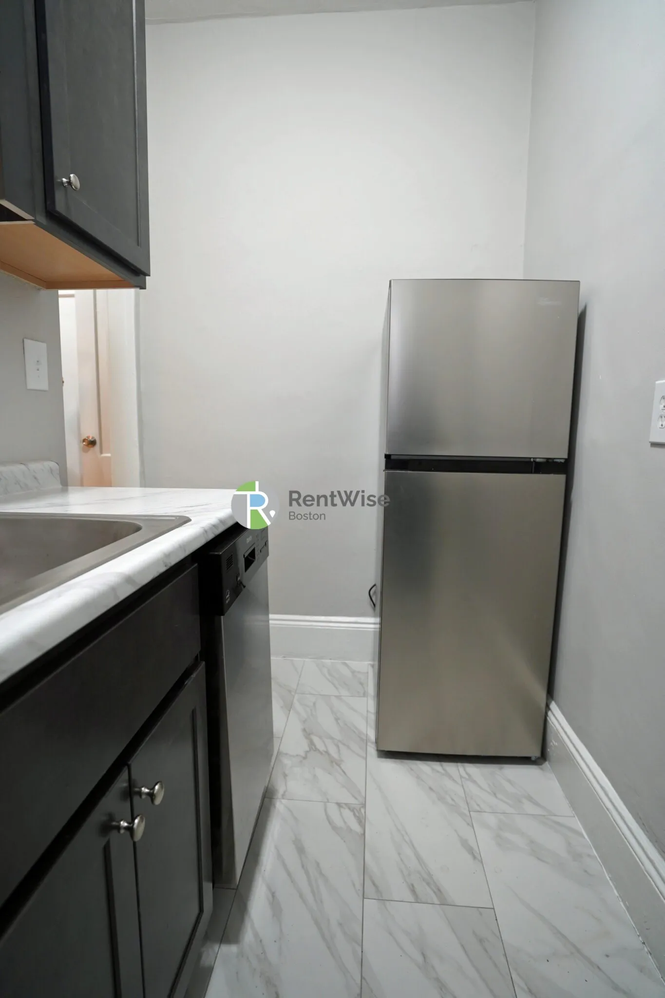 Studio bed, 1 bath apartment for rent at 11 Royce Rd Unit 5, Brighton — photo 9 of 14