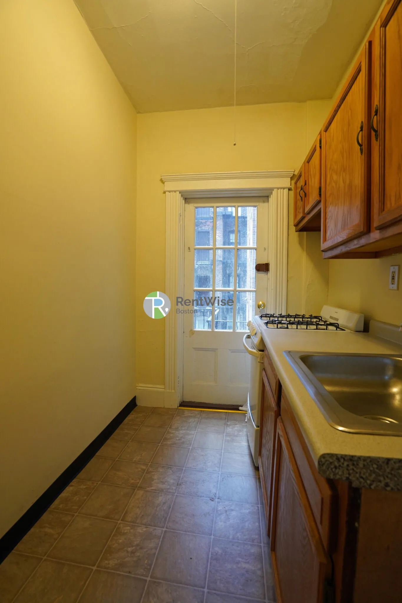 1 bed, 1 bath apartment for rent at 11 Royce Rd Unit 9, Brighton — photo 8 of 15