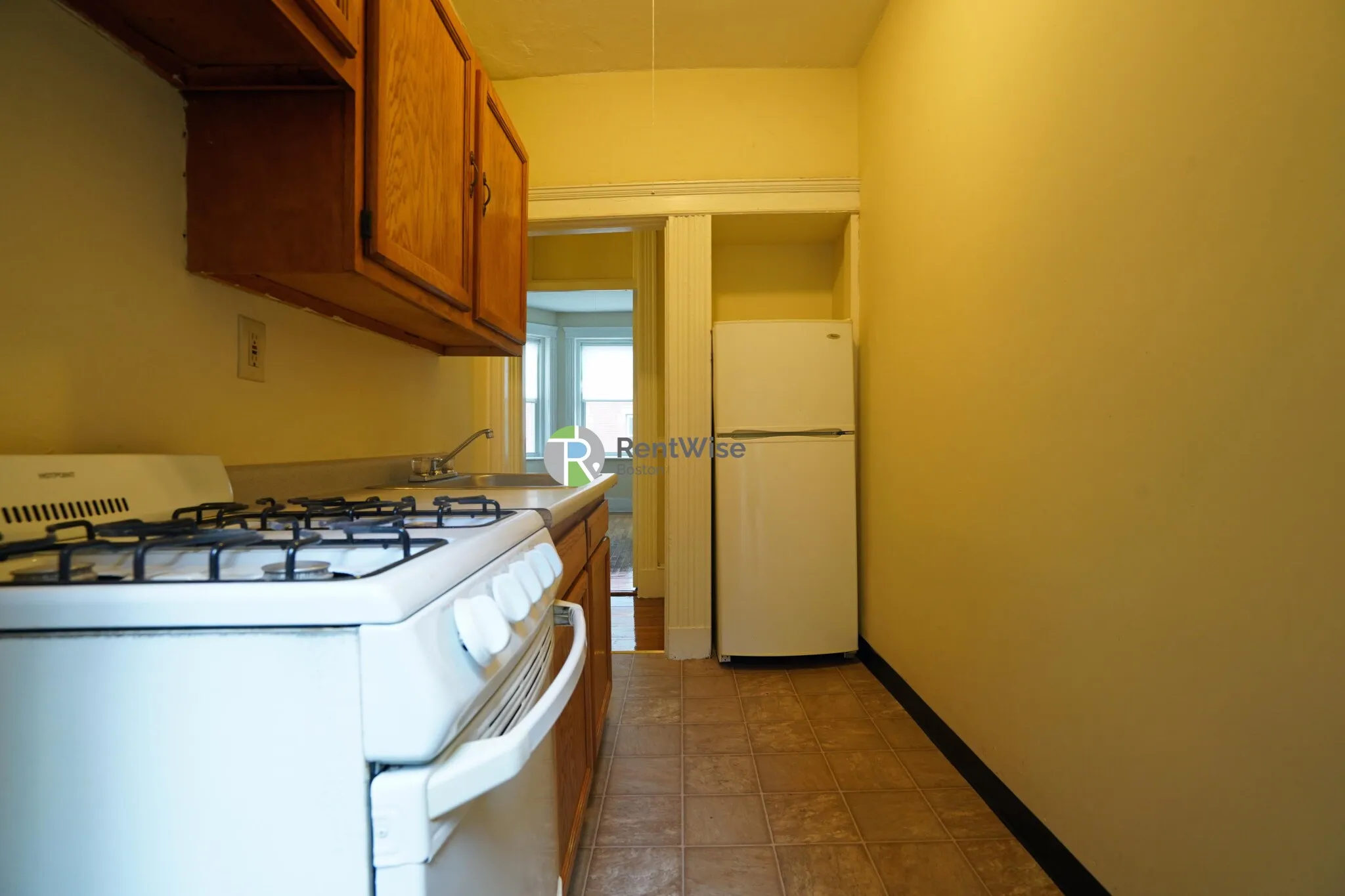 1 bed, 1 bath apartment for rent at 11 Royce Rd Unit 9, Brighton — photo 9 of 15