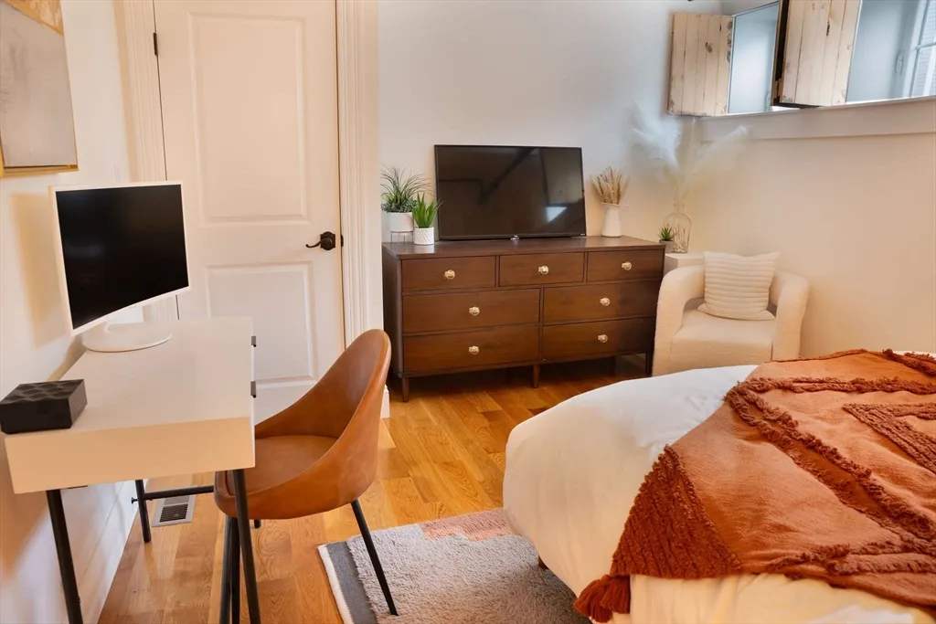 3 bed, 2 bath apartment for rent at 11 S Mason St Unit 2, Salem — photo 19 of 25