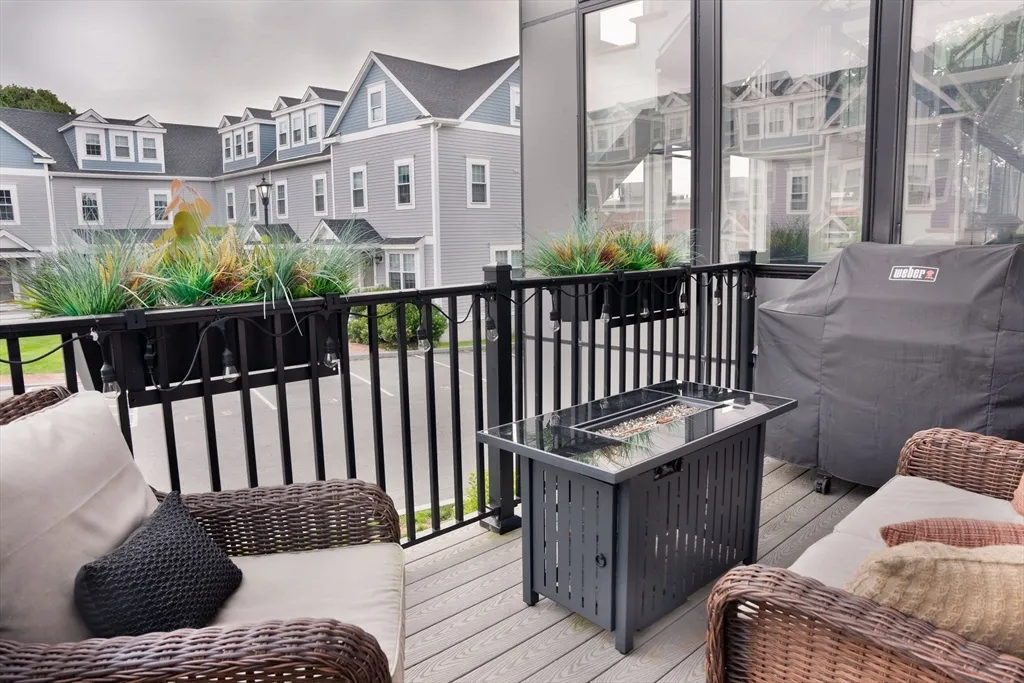 3 bed, 2 bath apartment for rent at 11 S Mason St Unit 2, Salem — photo 12 of 25