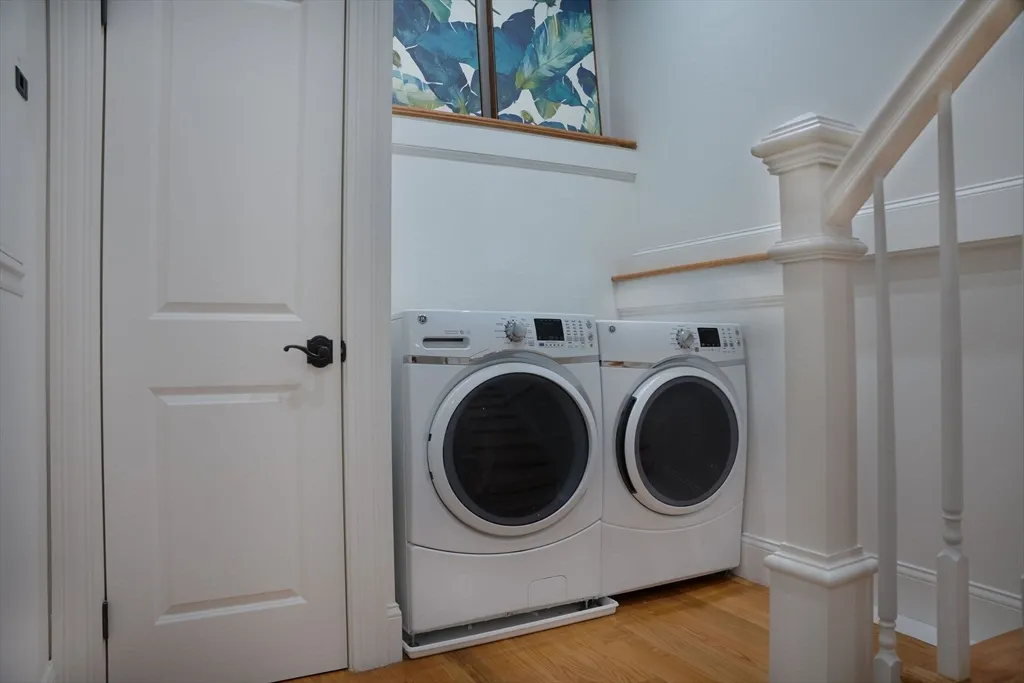 3 bed, 2 bath apartment for rent at 11 S Mason St Unit 2, Salem — photo 17 of 25