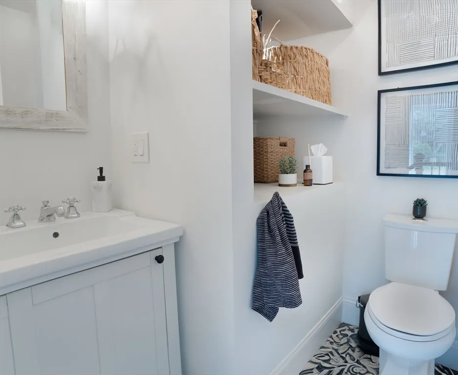 3 bed, 2 bath apartment for rent at 11 S Mason St Unit 2, Salem — photo 25 of 25