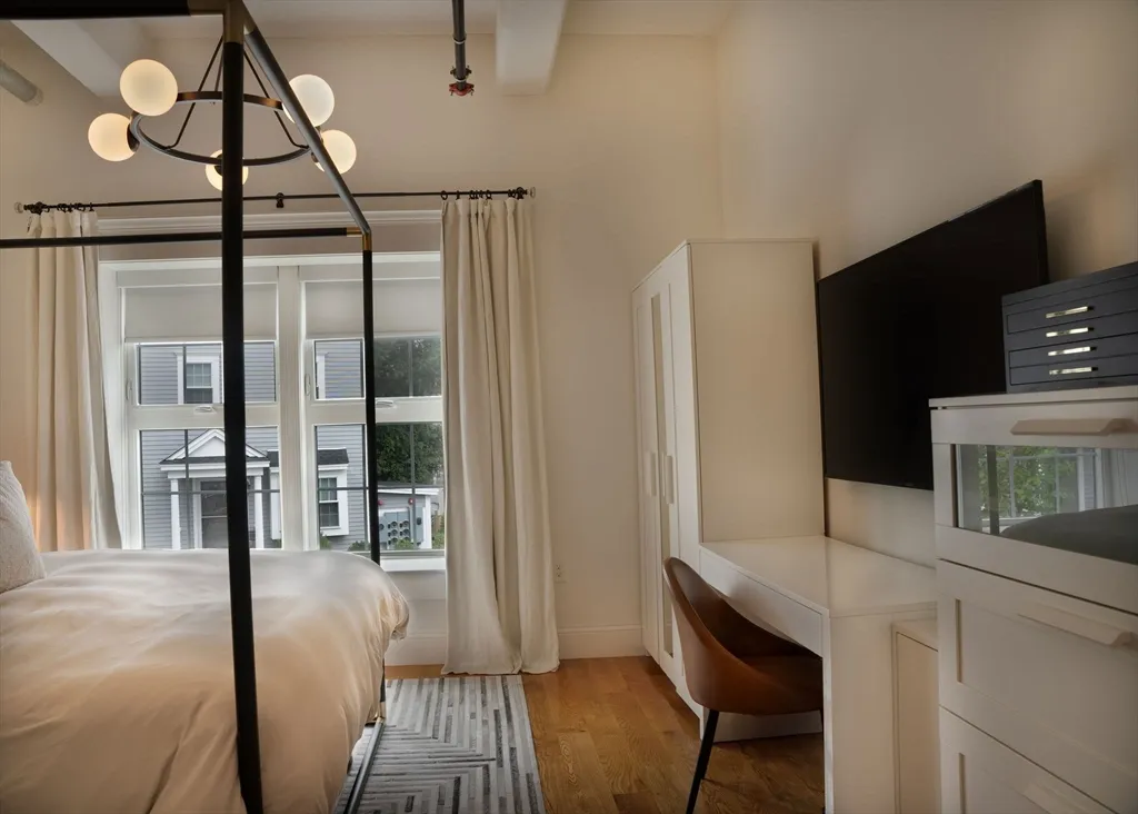 3 bed, 2 bath apartment for rent at 11 S Mason St Unit 2, Salem — photo 14 of 25