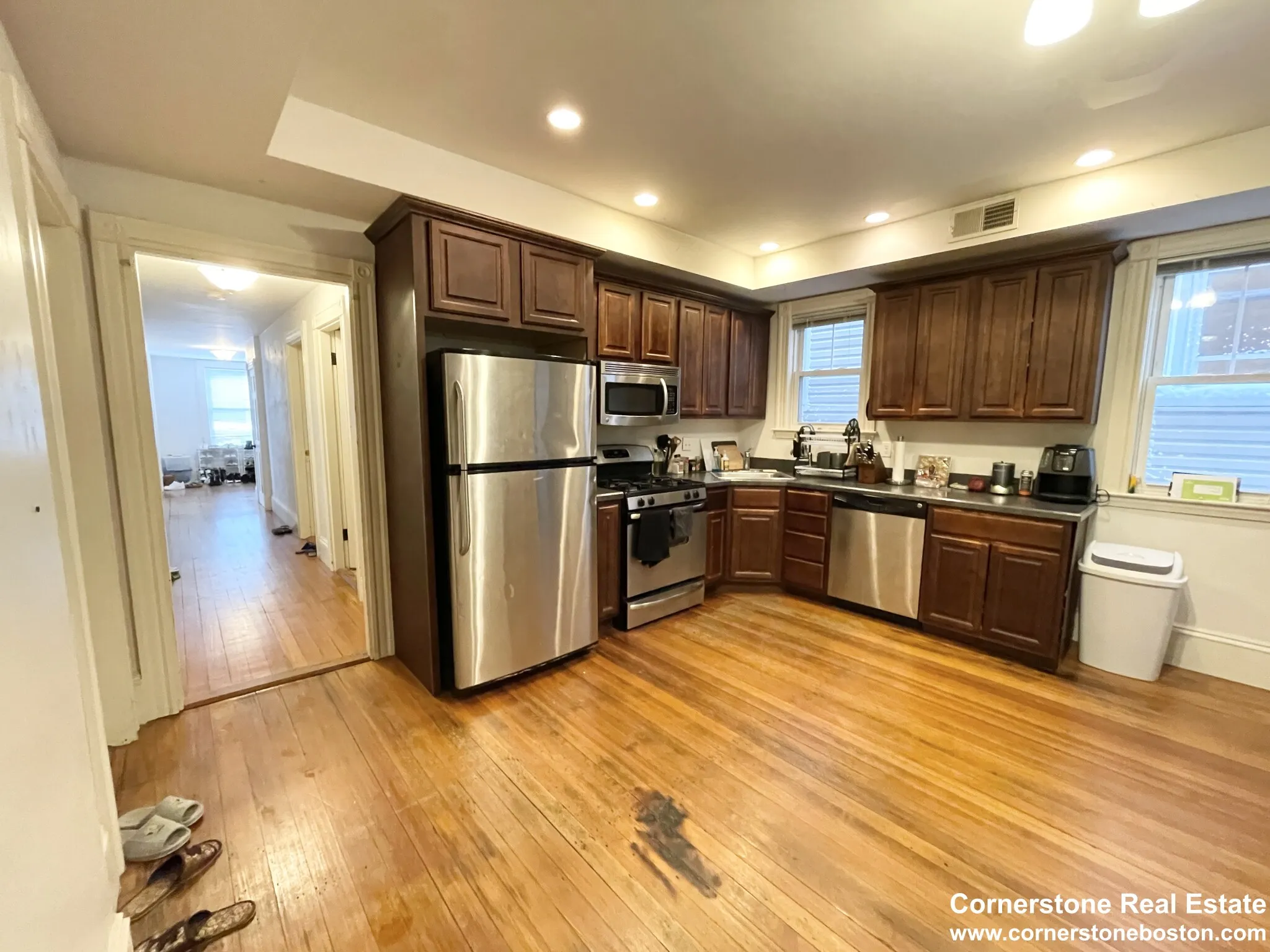 4 bed, 1 bath apartment for rent at 11 Sachem St Unit 2, Mission Hill