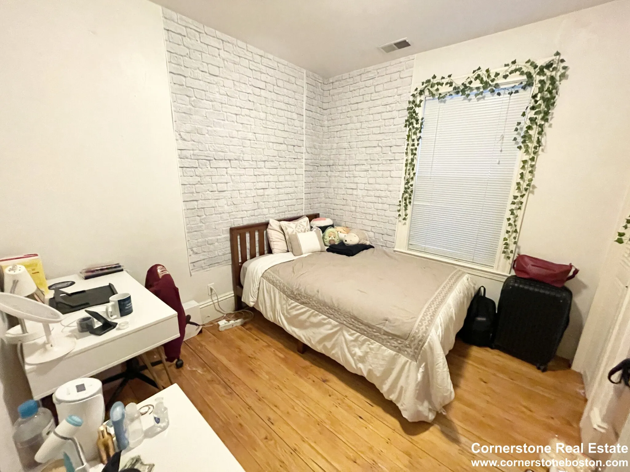 4 bed, 1 bath apartment for rent at 11 Sachem St Unit 2, Mission Hill — photo 5 of 14