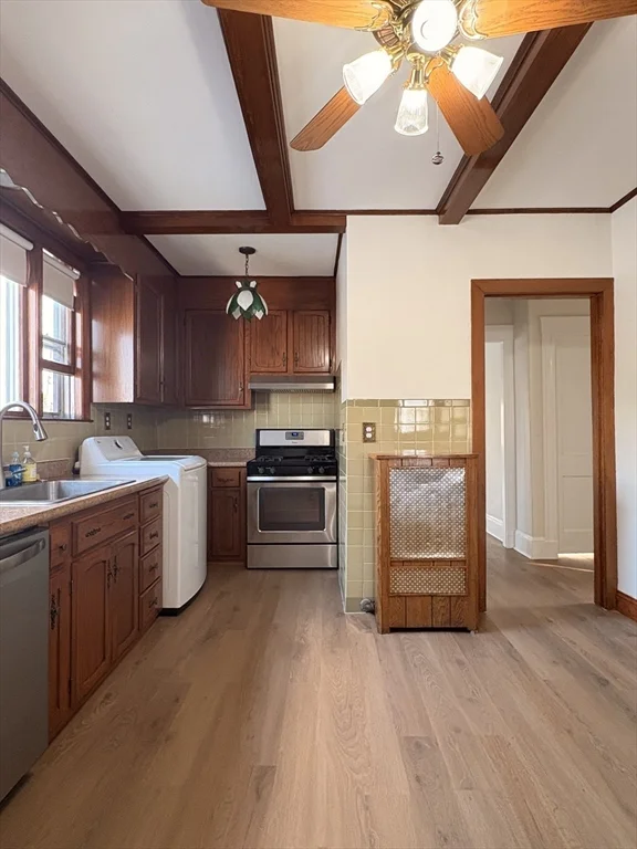 2 bed, 1 bath apartment for rent at 11 Saint James Rd Unit 11, Wellington — photo 3 of 13
