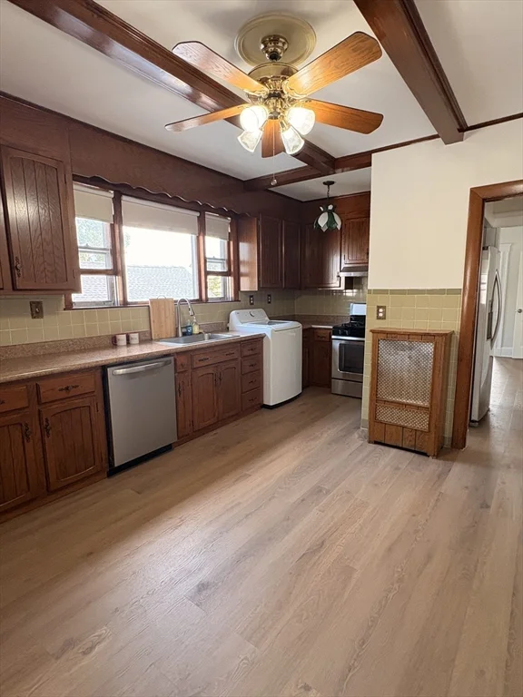 2 bed, 1 bath apartment for rent at 11 Saint James Rd Unit 11, Wellington — photo 4 of 13