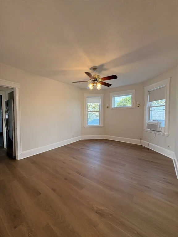 2 bed, 1 bath apartment for rent at 11 Saint James Rd Unit 11, Wellington — photo 6 of 13