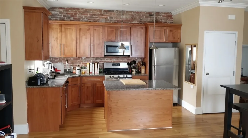 2 bed, 1 bath apartment for rent at 11 Sargent Ave Unit 0, Winter Hill — photo 5 of 10