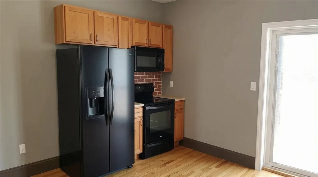 2 bed, 1 bath apartment for rent at 11 Sargent Ave Unit 0, Winter Hill — photo 4 of 10