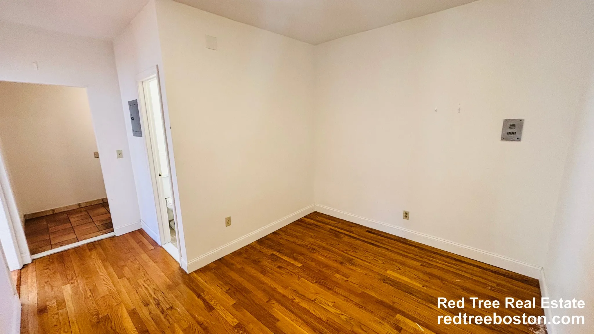1 bed, 1 bath apartment for rent at 11 Scottfield Rd Unit 1, Brighton — photo 2 of 10