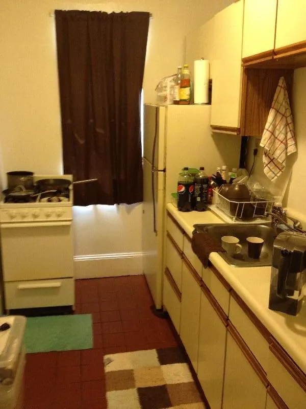 4 bed, 2 bath apartment for rent at 11 Scottfield Rd Unit 2, Brighton — photo 2 of 4
