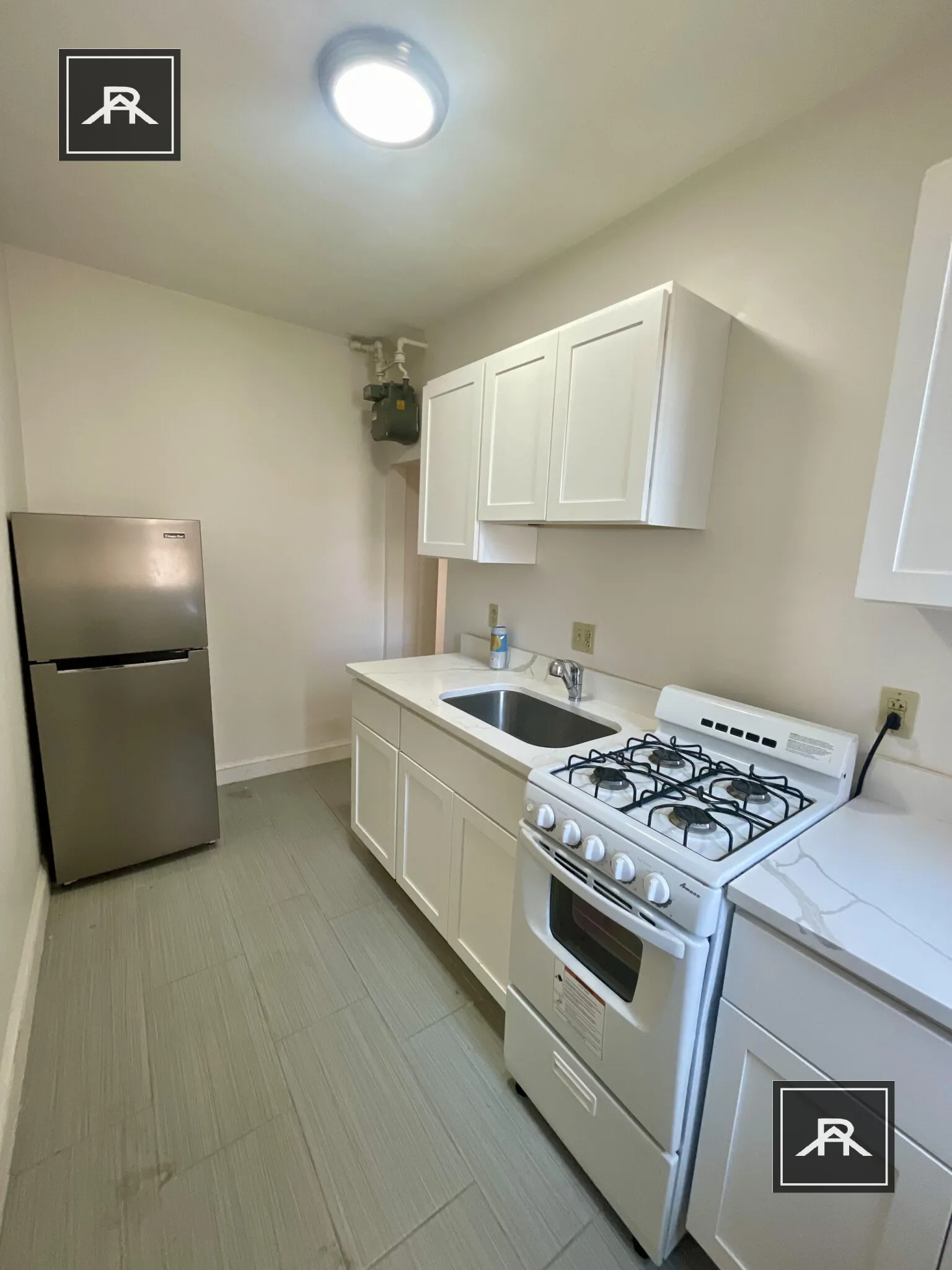 1 split bed, 1 bath apartment for rent at 11 Scottfield Rd Unit 5, Brighton — photo 1 of 6