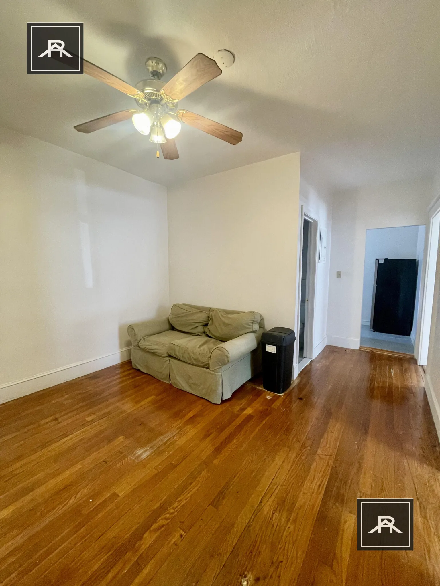 1 split bed, 1 bath apartment for rent at 11 Scottfield Rd Unit 5, Brighton — photo 4 of 6