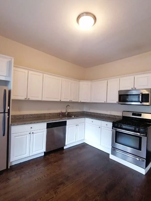 3 bed, 2 bath apartment for rent at 11 Seckel St Unit 1, Wellington-Harrington — photo 19 of 28