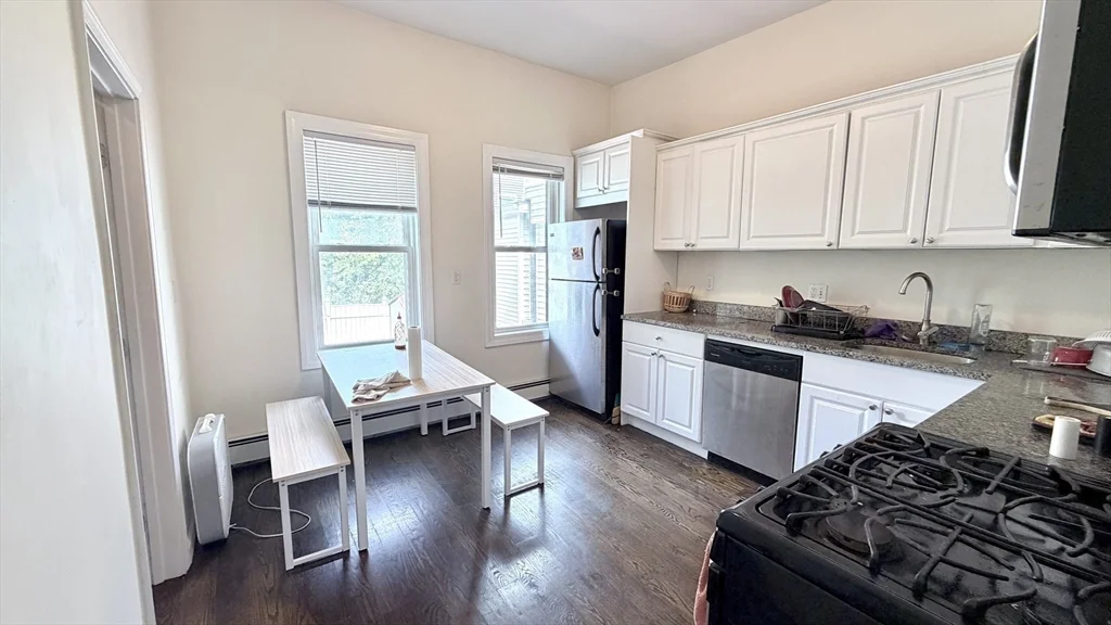 3 bed, 2 bath apartment for rent at 11 Seckel St Unit 1, Wellington-Harrington — photo 5 of 28
